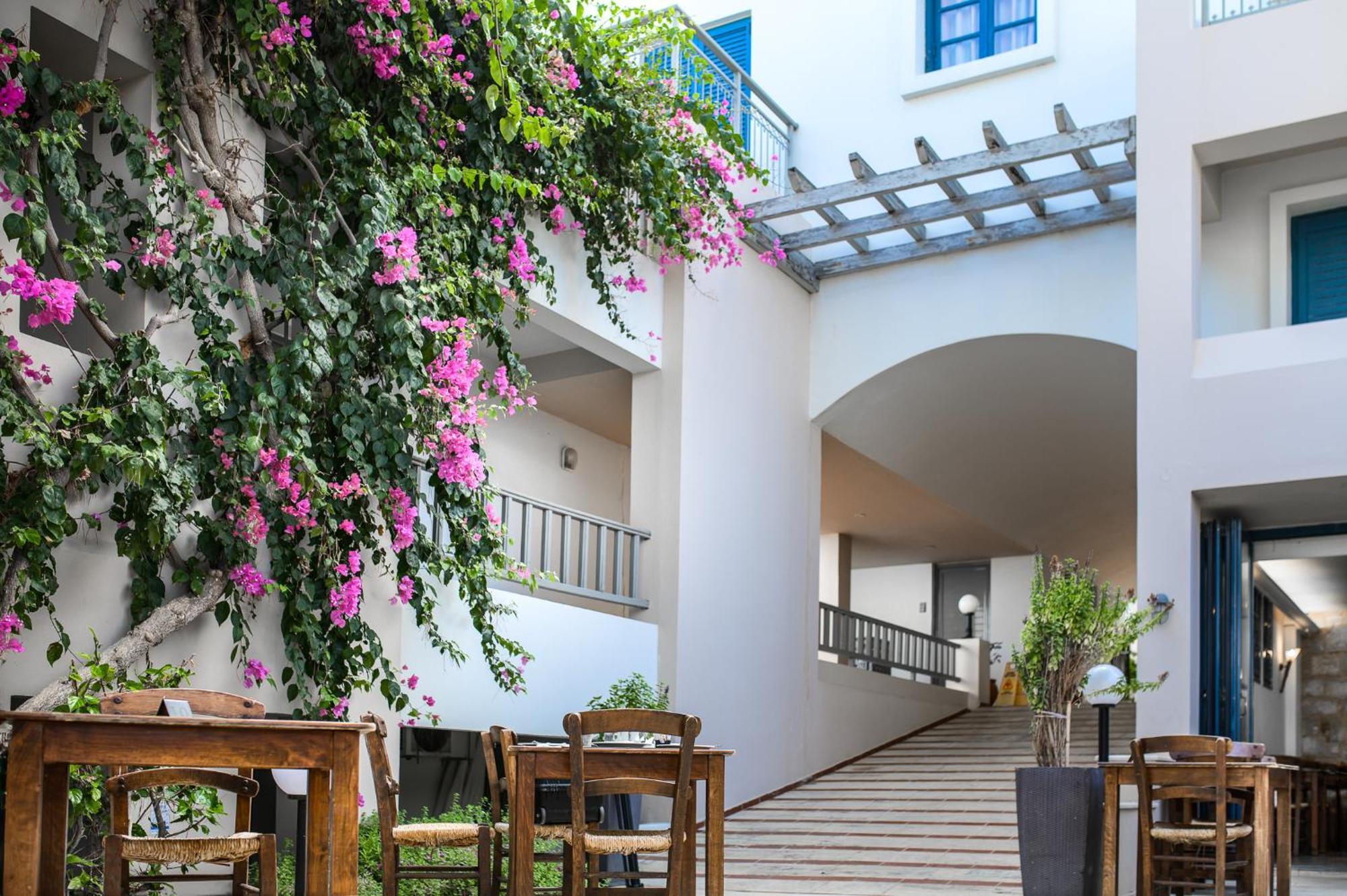 Castello Village Resort Sissi  Exterior photo