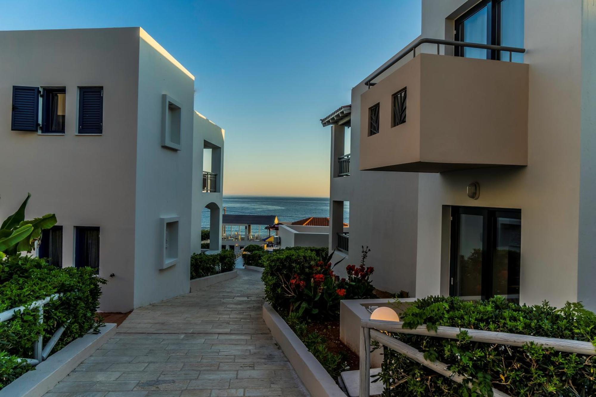 Castello Village Resort Sissi  Exterior photo